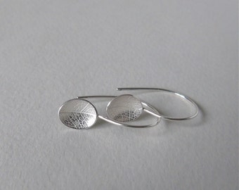 Silver leaf dish mini hook earrings