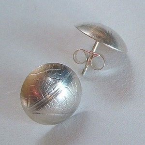 Silver convex leaf dome earrings image 3