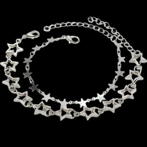 Grunge Punk Star Chain Bracelet Set – 2pcs Silver Layered Jewelry with Solid and Hollow Star Charms, Edgy Gift for Her or Him