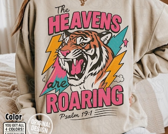 Versículo da Bíblia do Tigre Rugindo PNG: Design de camiseta cristã retrô (download digital)