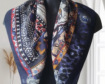 Leopard Print Cashmere Scarf – 68 x 68 cm – Elegance & Versatility