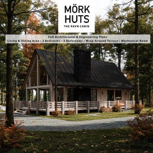 Puede incluir: Un diseño de cabaña titulado MÖRK HUTS THE RAVN CABIN con planos arquitectónicos y de ingeniería completos. La estructura incluye sala y comedor, 2 dormitorios, 3 baños, una terraza envolvente y una sala de máquinas en un bosque.