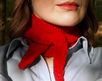 Handmade Knitted Merino Wool Scarf: Elegant Small Neck Scarf