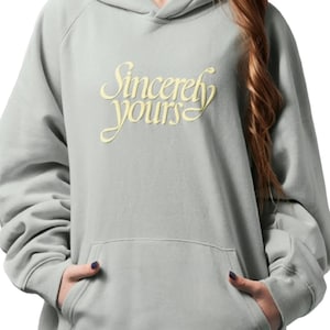 Handgemaakt, met vriendelijke groet, Salish Matter-hoodie: Salish-kostuum van geborduurde fleece, trendy YouTube-merchstijlhoodie