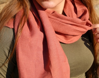Bufanda de lino suave hecha a mano: Chal unisex ligero y natural en varios tamaños