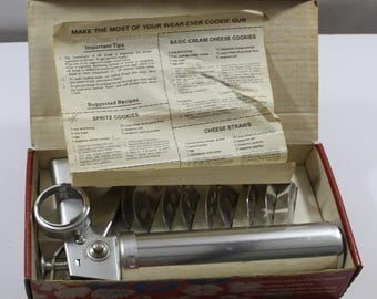 Wear-Ever Cookie Gun #3365 Cookie Press and Pastry Decorator, Original Box with Recipes and Instructions