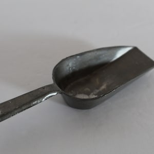 Vintage Taiwan Small Mini Aluminum Scoop 4.5&quot;