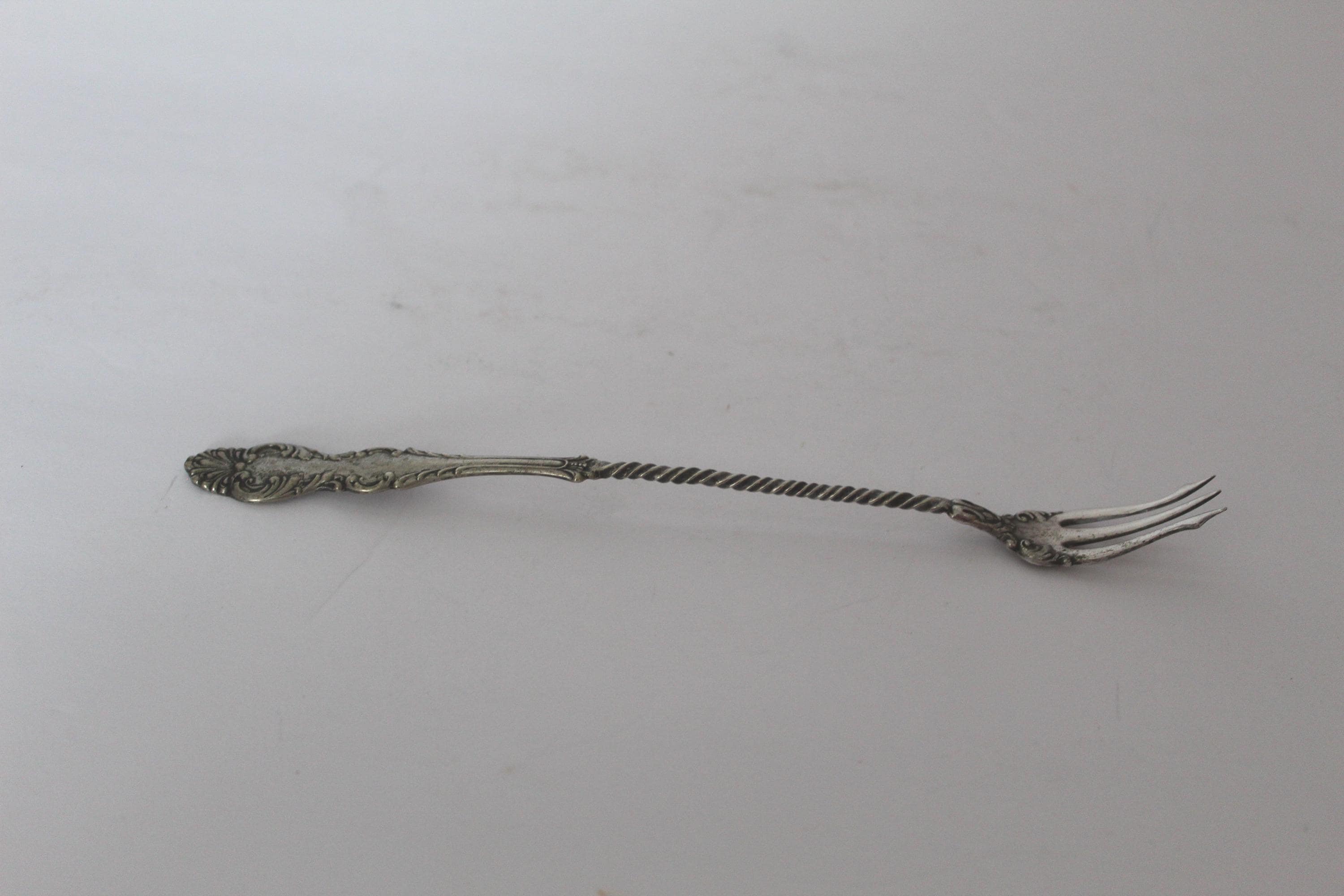 Antique Niagara Falls Silver Co 1877 Twisted Handled Long Pickle