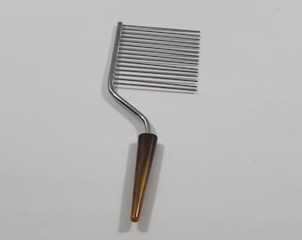 Butterscotch Bakelite Cake Comb Cutter, Vintage Cake Cutter Server