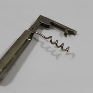 Ekco USA Kitchen Bottle Can Opener, Tempered Tool Steel Blade, Kitchen Bar Decor