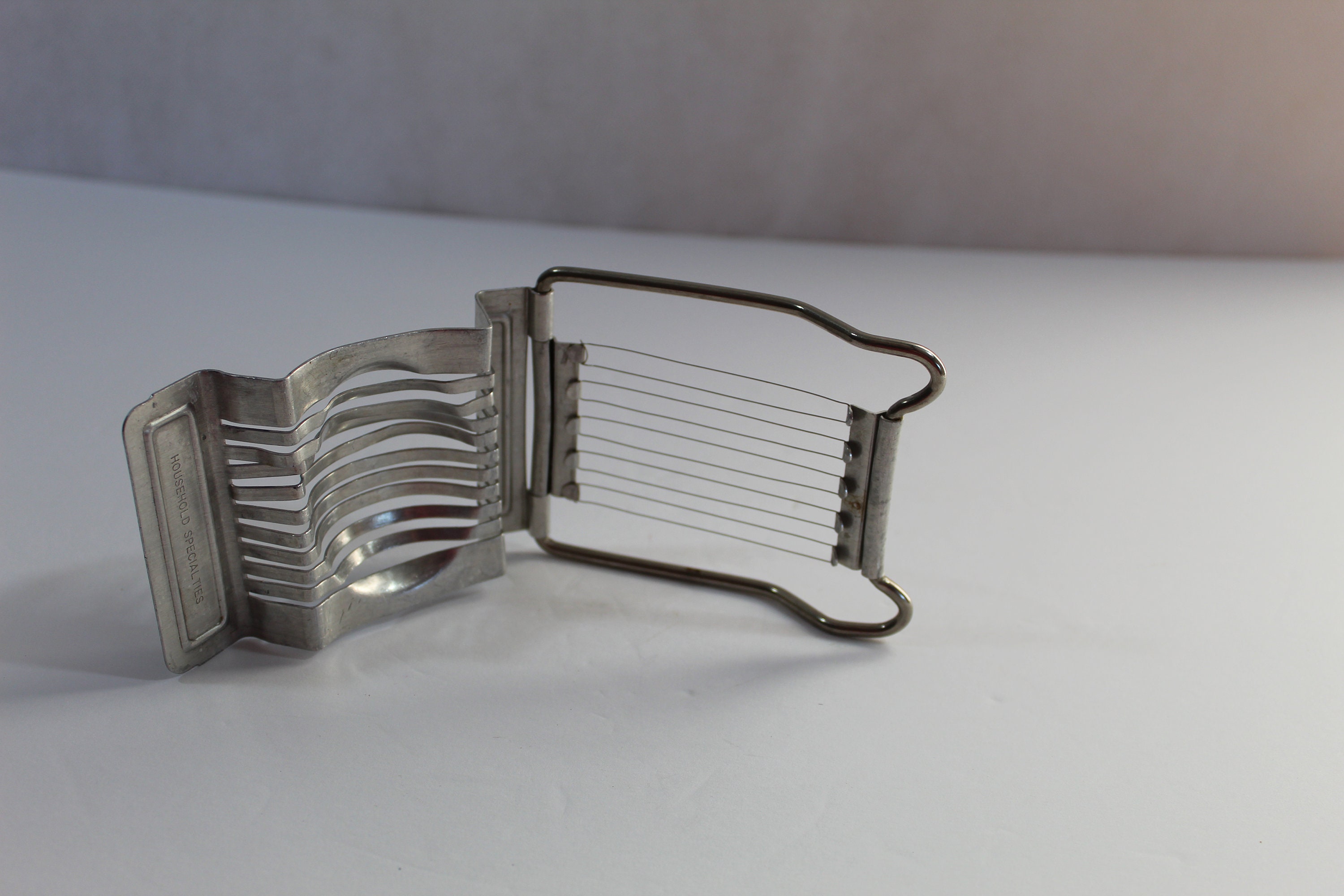 Choice Round Aluminum Hinged Two-Way Egg Slicer with Stainless Steel Wires