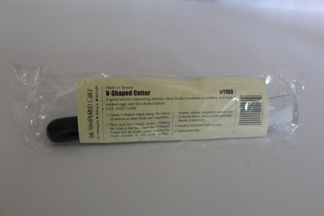 Vintage the Pampered Chef Vshaped Cutter 1160 Kitchen Tool, 1998 NOS
