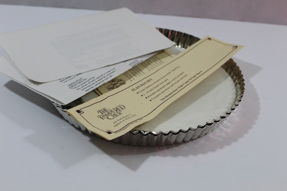 1994 the Pampered Chef Flan Pan Set With Bonus Recipes