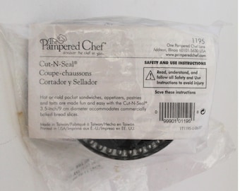 The Pampered Chef Cut-N-Seal #1195 Kitchen Tool, NOS in Original Bag