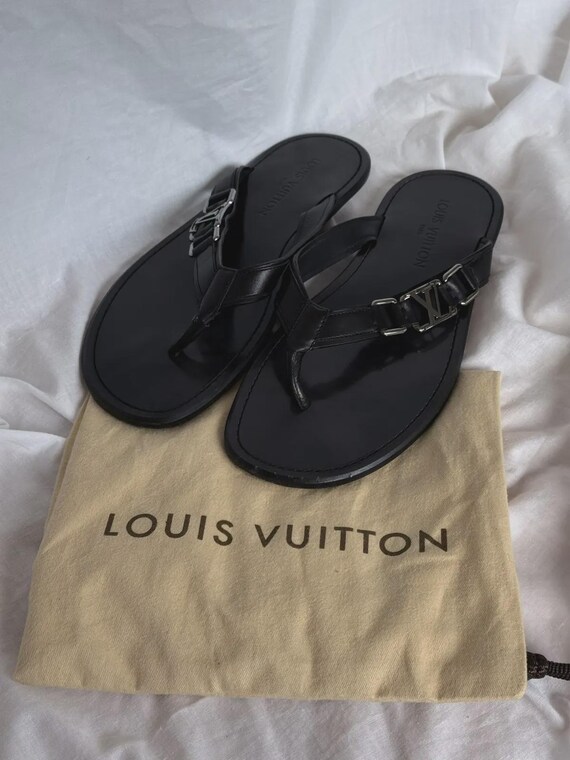 Louis Vuitton Black Leather Silver Buckle LV Flip Flops  display picture 2