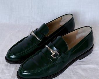 Mocasines Gucci Vintage de charol verde con detalle de herradura