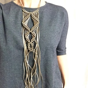 Collier de Macrame, collier de festival, boho hippie tribal, gitan, bijoux de Macrame, longue frange, cou de festival de luxe