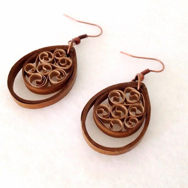 Quilled earrings in light brown and tan shades