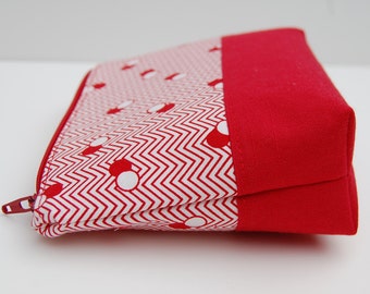 Red Zipper Pouch, Red Chevron Cosmetic Bag, Red Chevron Makeup Bag, Bridesmaid Gift, Red Makeup Base, Red Pencil Case, Red Travel Bag