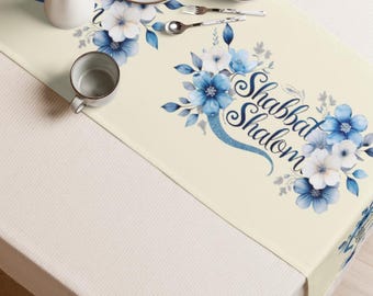 Camino de mesa Shabat Shalom con flores azules / Decoración judía