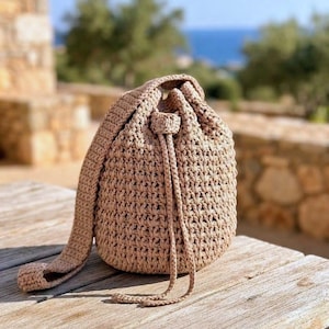 Patrón de ganchillo para bolso tipo cubo en PDF | Tutorial para bolso de hombro con cordón | Patrón fácil para principiantes