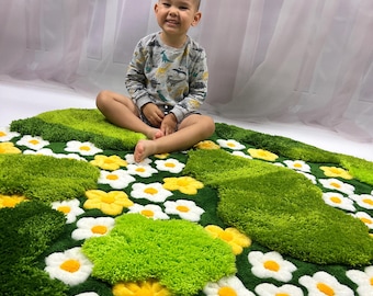 Moss Nursery Rug – Handmade Tufted Daisy Playmat