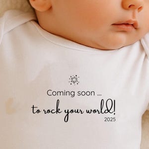 Baby Bodysuit Long Sleeve "Coming Soon" – Pregnancy Announcement, Baby Announcement, Pregnancy Gift, Gender Reveal Bodysuit Unisex