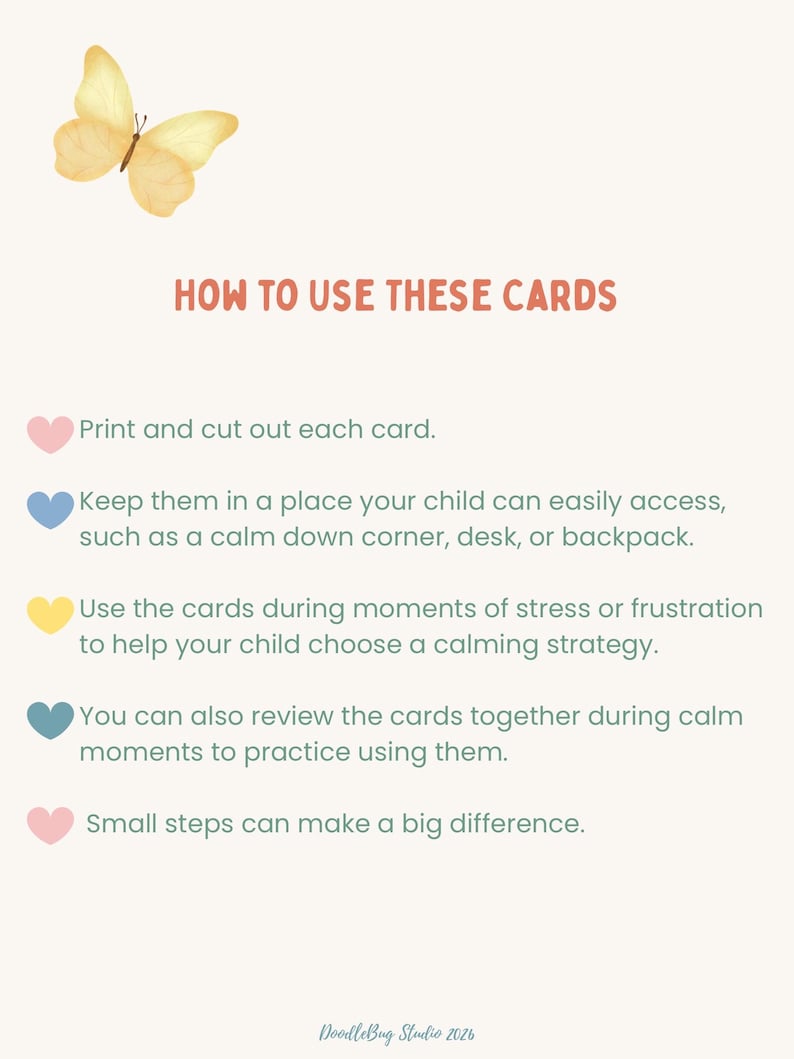 Puede incluir: Tarjeta beige claro con una ilustraci&oacute;n de mariposa en acuarela y el texto "HOW TO USE THESE CARDS". Se proporcionan instrucciones sobre c&oacute;mo usar las tarjetas, incluida la impresi&oacute;n y el corte. La tarjeta est&aacute; marcada con "DoodleBug Studio 2026".