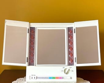 Vintage 1970s Clairol True-to-Light VIII Portable Make Up Mirror