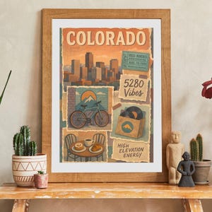 Art mural Colorado à imprimer – Poster de voyage rétro avec ligne d'horizon de Denver, billet pour les Red Rocks, VTT et magasin de disques dans des tons chauds