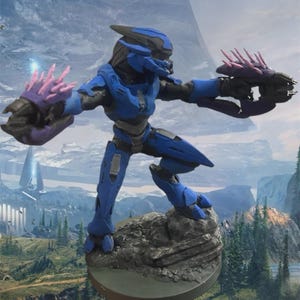 Halo covenant elite 3D printed figure  ( 9 inches tall )