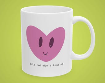 Mug Cœur sauvage : crocs de vampire roses, tasse à café effrayante