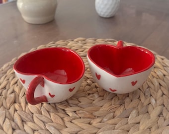Taza de espresso con forma de corazón 3D / Regalo de San Valentín para novia / Taza de cerámica roja interior / Cerámica Coquette / Juego de café romántico