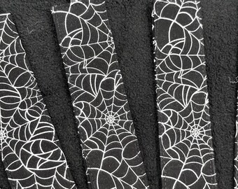 Marcapáginas de tela de araña hecho a mano, marcapáginas de tela gótica, accesorio de libro de brujas de Halloween, regalo de lectura de edición limitada