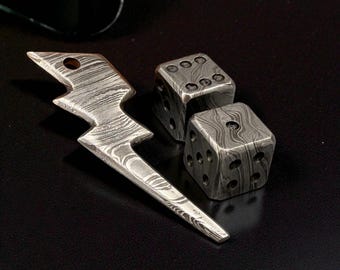 Damascus Steel Lightning Pendant and Dice Set – Forged Vikings Style Jewelry