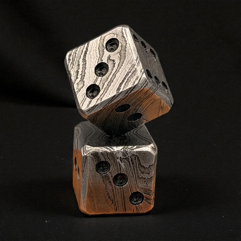Handmade Damascus Steel Dice Classic or Cyber Markings EDC Gift Board Game Gift Vintage Style Luxury Metal Gaming Dice Forged Steel Collectibles