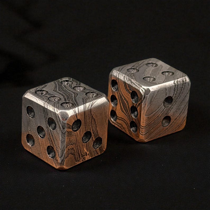 Par de dados de acero de Damasco hechos a mano: Marcas clásicas o cibernéticas, dados de metal para juegos de 20 mm imagen 7