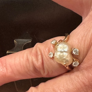Pearl ring with 4 diamonds in 14k gold