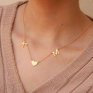 Collar con iniciales, collar con letras, collar con dos nombres escritos a mano, joyería personalizada para pareja, regalo para gemelos, regalo de Navidad para baby shower de mamá primeriza