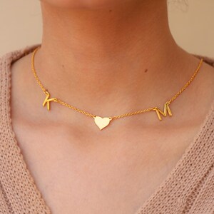 Colar com letras douradas, colar minimalista de prata com iniciais e nome duplo, caligrafia personalizada para casal, presente de Natal para chá de bebê e mamãe