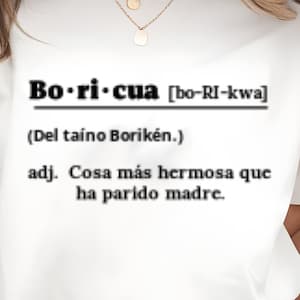 Bo·ri·cua [bo-RI-kwɑ] Unisex T-Shirt mit Definition in schwarzen Buchstaben