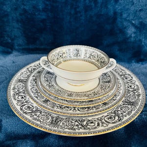 Royal Doulton Dragon Plate Set - Etsy