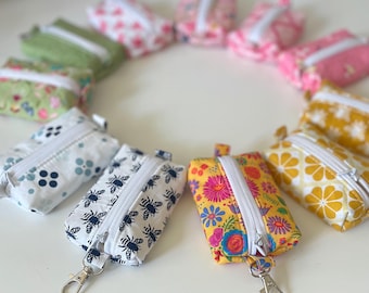 Keychain pouch / coin purse / small boxy zippered bag / mini bag / mini purse / mini purse keychain / cute zipper wallet / air pod holder