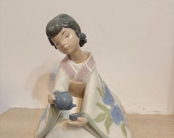 Lladro #1445 “springtime in Japan” Figurine by Salvador Debon
