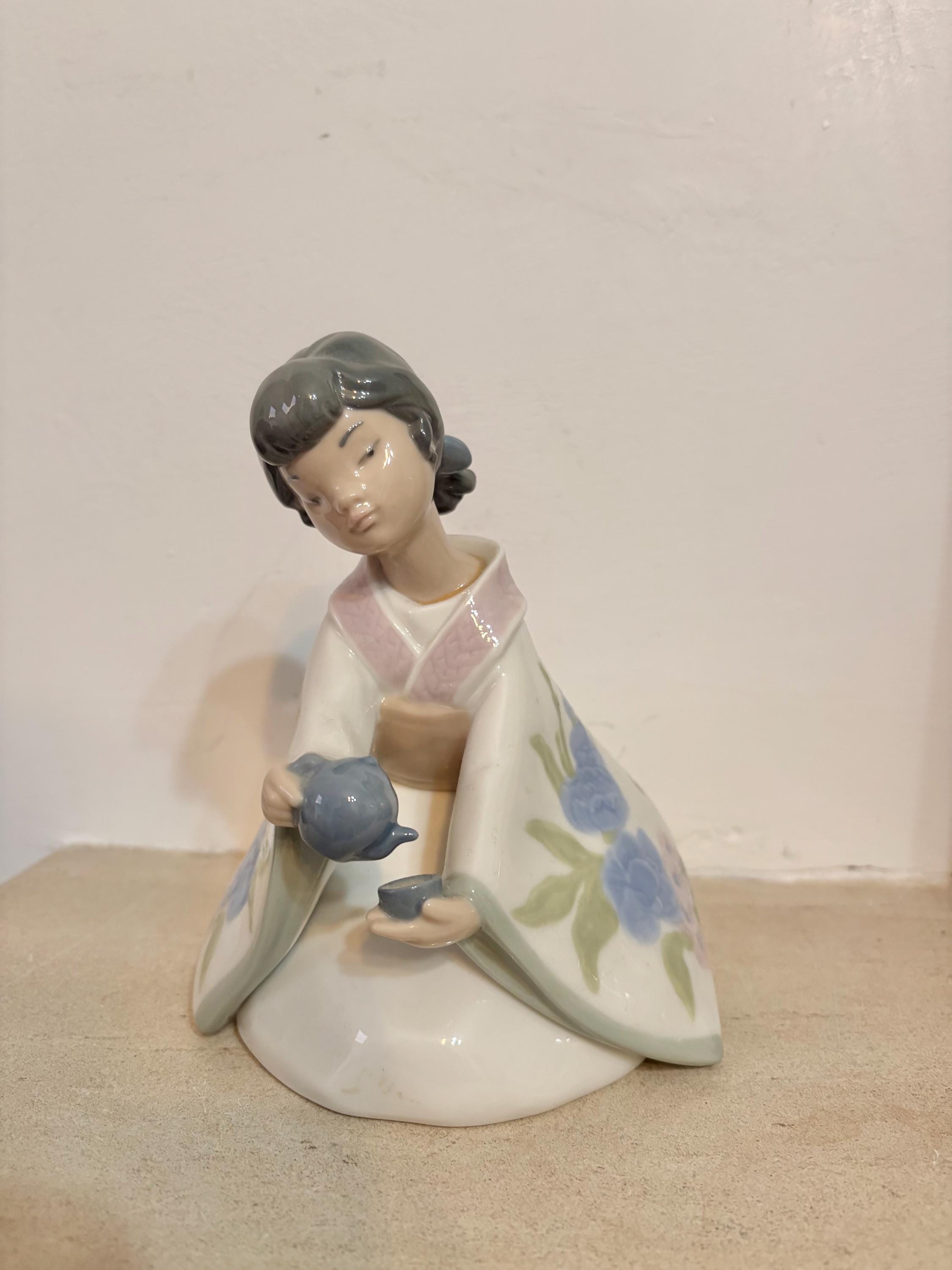 Buy Retired Nao Lladró Figurine Online In India - Etsy India