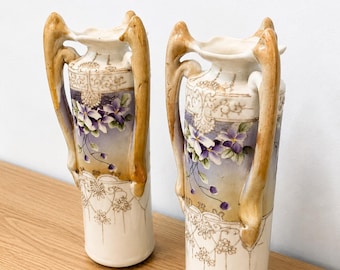 Antieke Nippon-porseleinen vazen | Handgeschilderd paar bloemen met sierlijke handgrepen