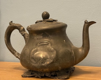 Antique Pewter Teapot from the 19th century - Marked Superior Electro Plate 1767