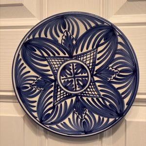Vintage Mexican/Spanish Decorative Ceramic Blue And White Plate - Spanish Style Blue & White Pottery Plate with Floral Design