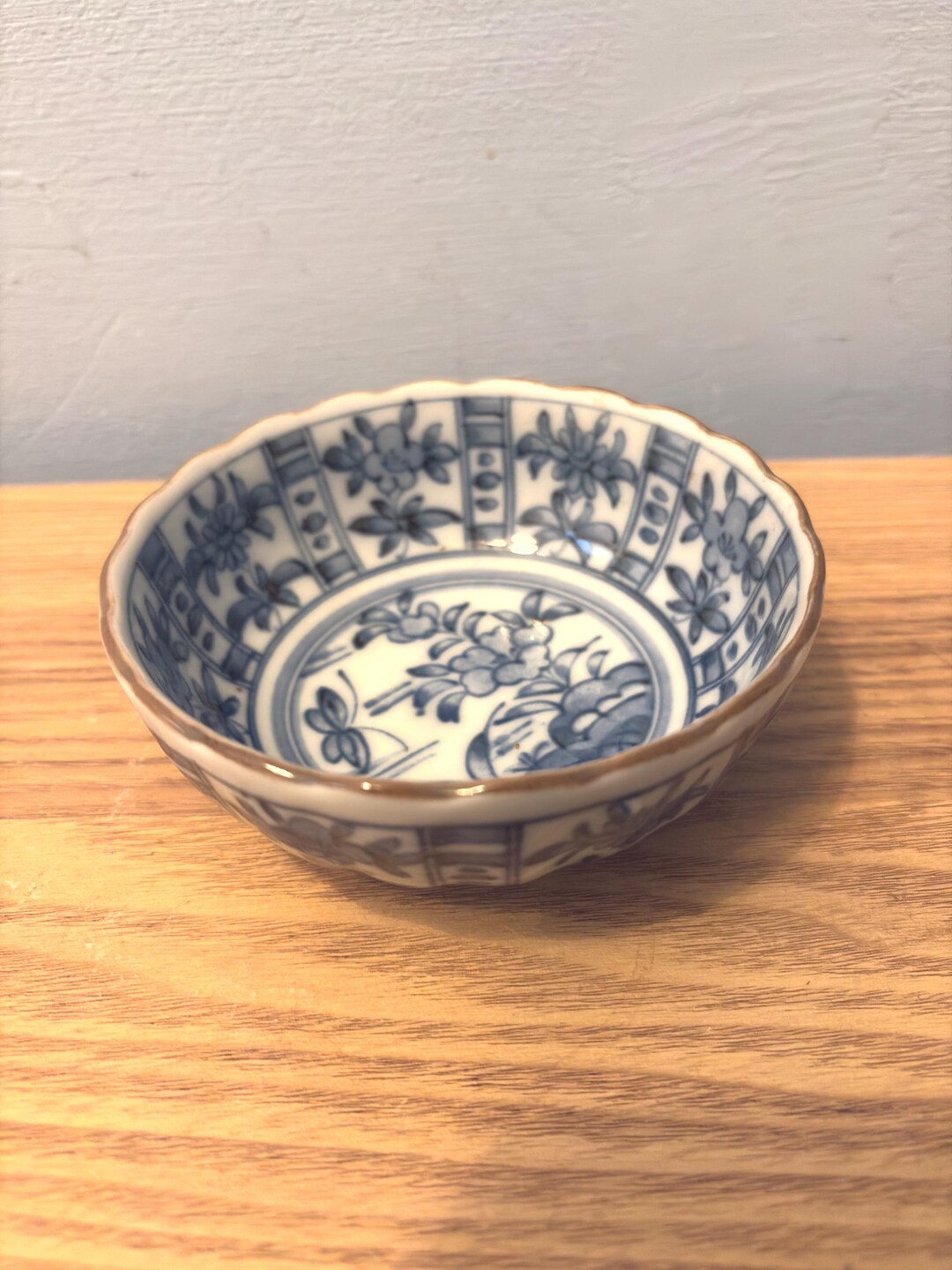Vintage Japanese Rice Bowl With Scalloped Edge | Blue & White Porcelain ...