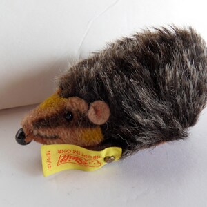Steiff hedgehog porcupine mohair button flag 2519